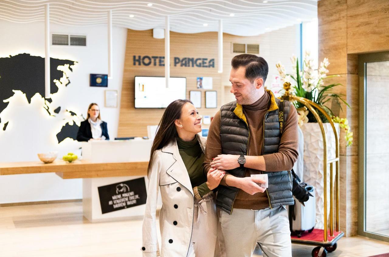 Pangea Hotel Mestecǎneşti Exterior foto