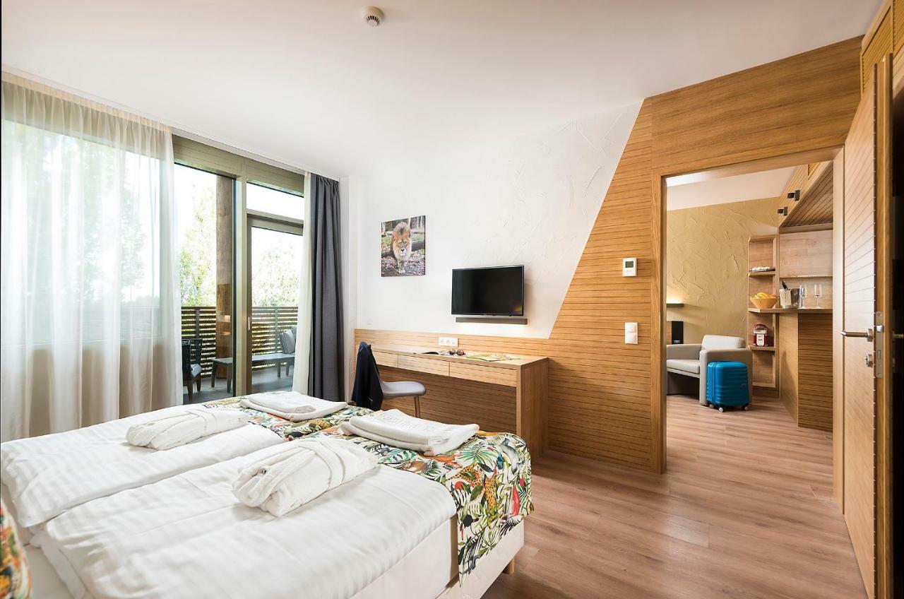 Pangea Hotel Mestecǎneşti Cameră foto